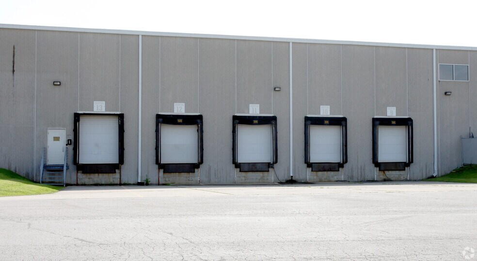 More Photos Of 6402 Corporate Dr, Indianapolis Distribution For Lease