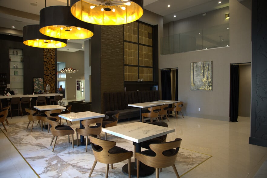 More Photos Of 320 Montgomery St, Savannah Hotel For Lease