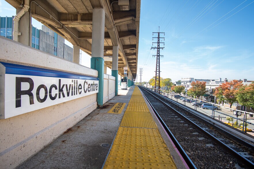 More Photos Of 53 N Park Ave, Rockville Centre Office For Lease