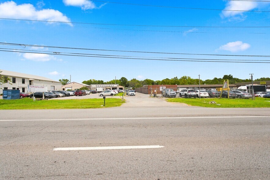 Primary Photo Of 5397 Murfreesboro Rd, La Vergne Freestanding For Sale