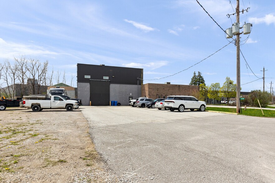More Photos Of 1725 Rossi Dr, Tecumseh Distribution For Sale
