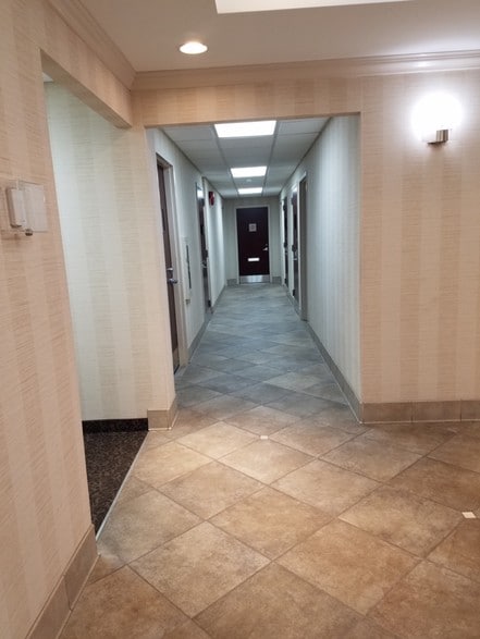 More Photos Of 100 Broadhollow Rd, Farmingdale Office For Lease