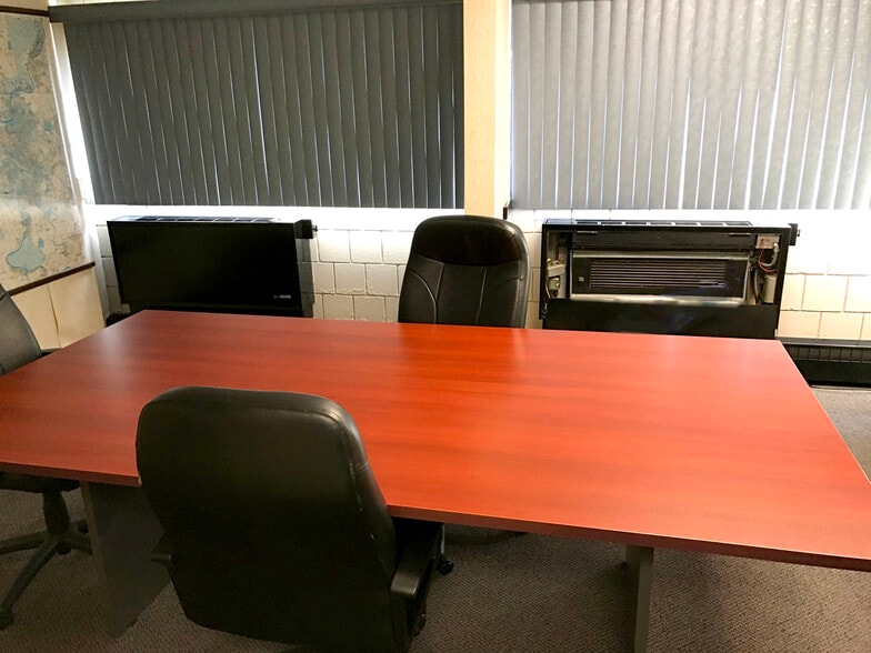 More Photos Of 327 S Walnut Ln, Beaver Industrial For Sale