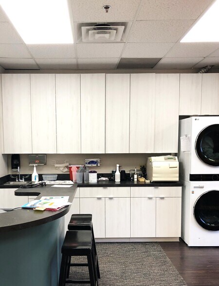 More Photos Of 21135 Whitfield Pl, Sterling Medical For Lease