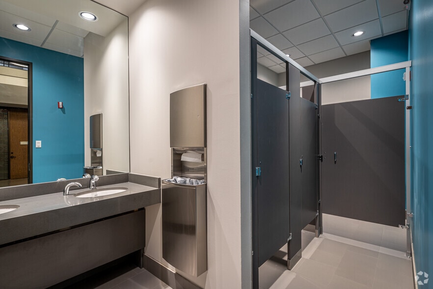 More Photos Of 5353 W Alabama St, Houston Unknown For Lease