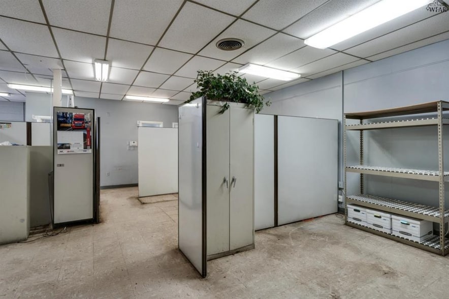 More Photos Of 2901 Jasper St, Wichita Falls Office For Sale