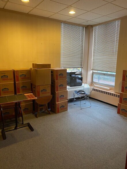 More Photos Of 1 Washington St, Wellesley Medical For Lease