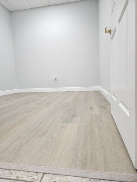 More Photos Of 1011 NW 51st St, Fort Lauderdale Unknown For Lease