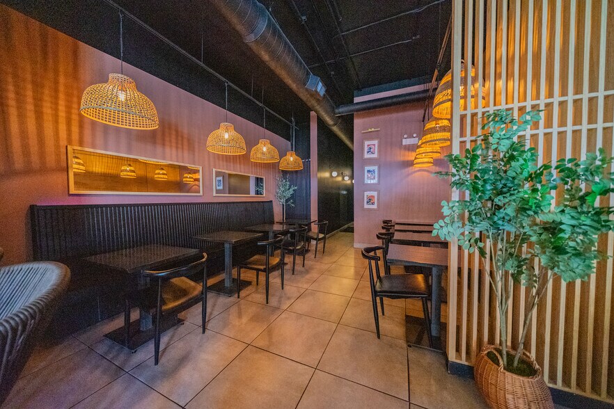 More Photos Of 1858 N Western Ave, Chicago Storefront Retail Residential For Lease