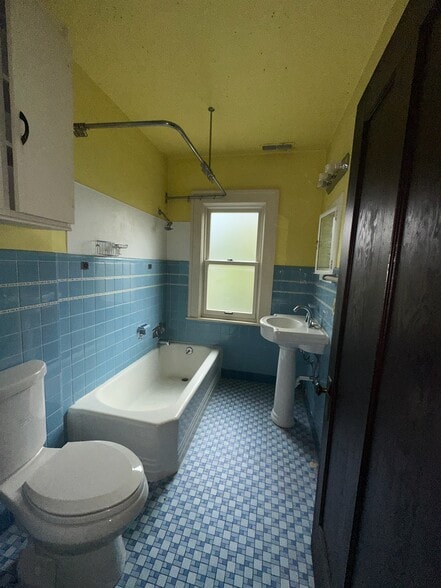 More Photos Of 2319 Avenham Ave SW, Roanoke Apartments For Sale