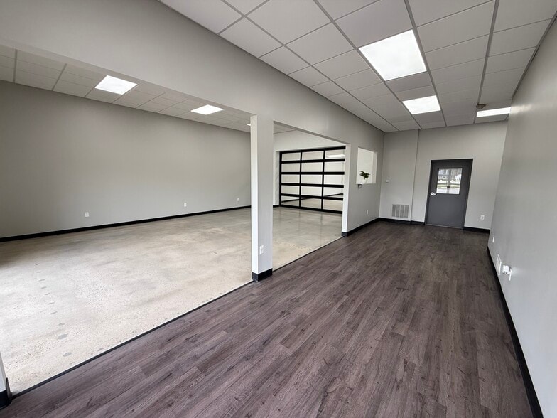 More Photos Of 11574 E Gondola St, Sharonville Warehouse For Lease