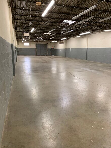 More Photos Of 2200-2290 Elmhurst Rd, Elk Grove Village Warehouse For Lease