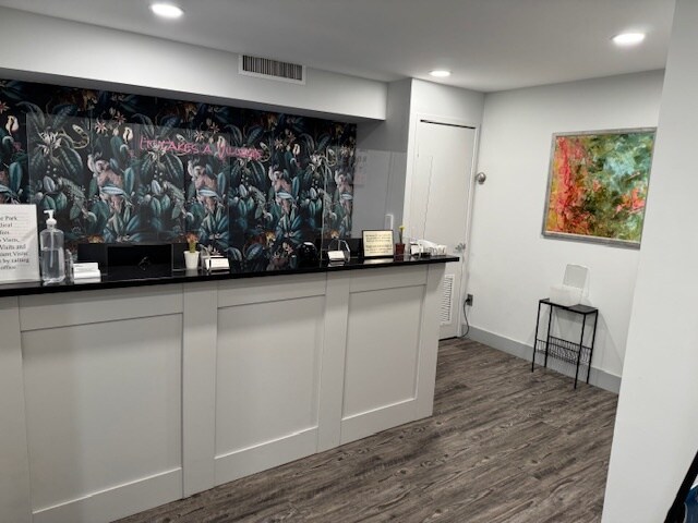 More Photos Of 31 Washington Sq W, New York Medical For Lease