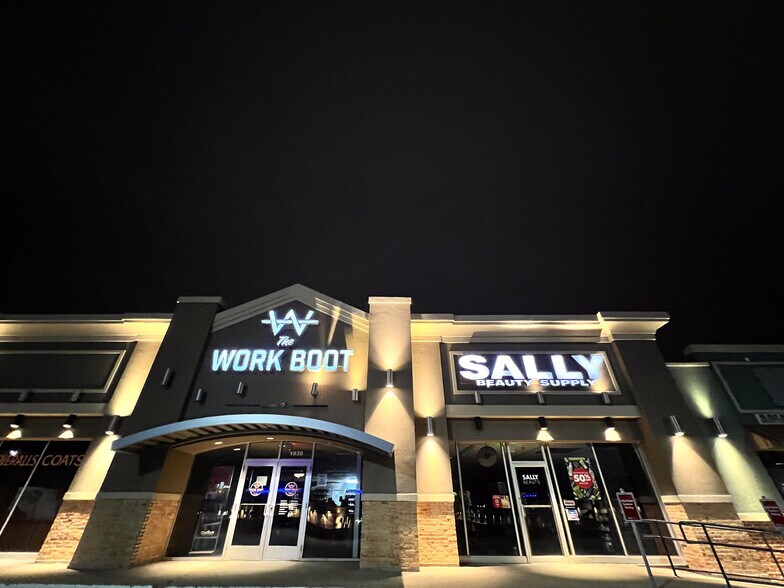 More Photos Of 2401-2493 Interstate 40 W, Amarillo Unknown For Lease