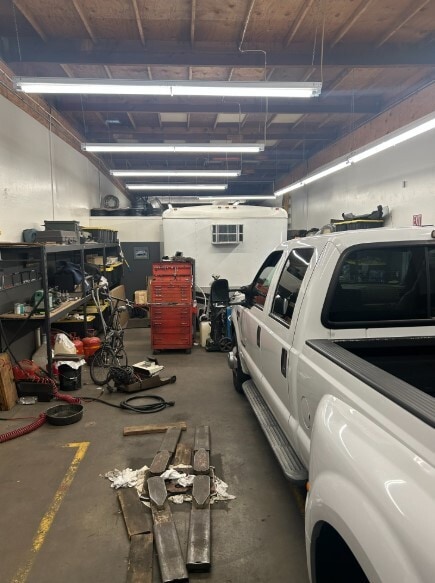 More Photos Of 7345 Canby Ave, Reseda Auto Repair For Sale