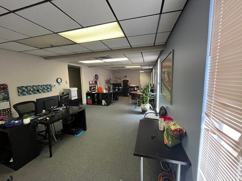 More Photos Of 5700 Logan St, Denver Office For Sale