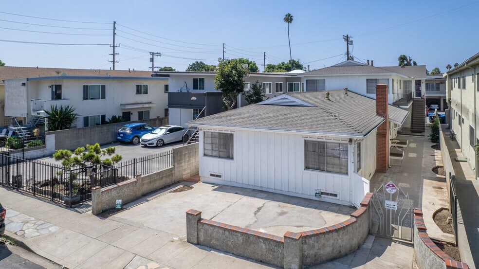 Primary Photo Of 1631 Granville Ave, Los Angeles Apartments For Sale