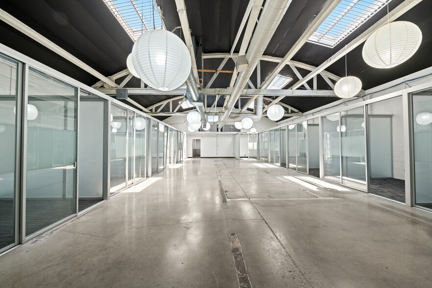 More Photos Of 6910-6912 Santa Monica Blvd, Los Angeles Loft Creative Space For Lease