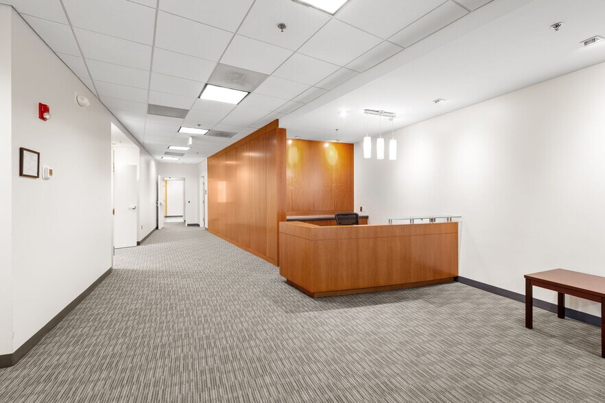 More Photos Of 10 Center St, Stafford Office For Lease