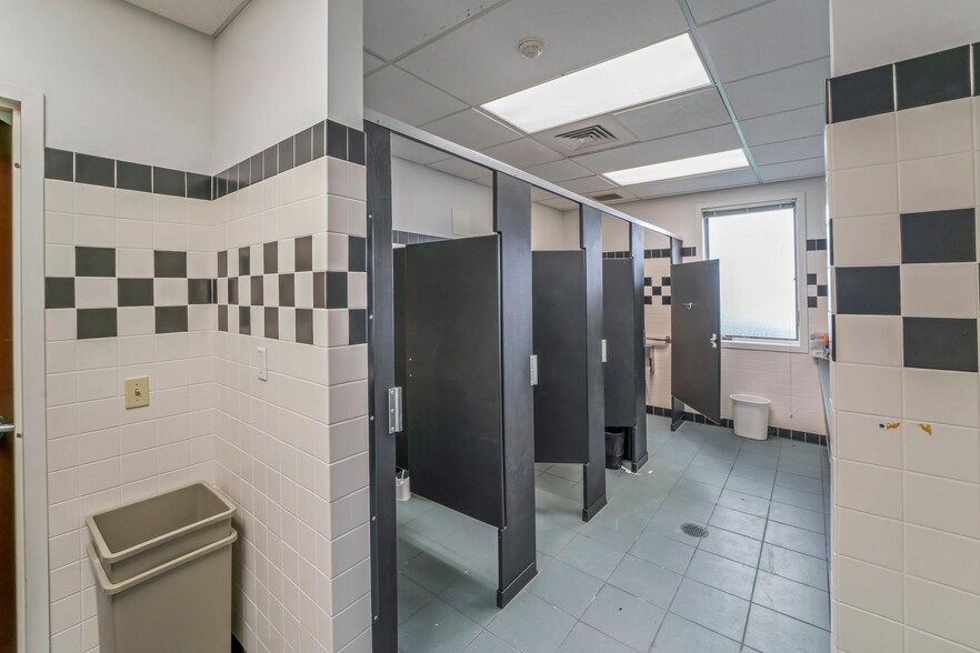 More Photos Of 614 Union Rd, Vineland Office For Sale