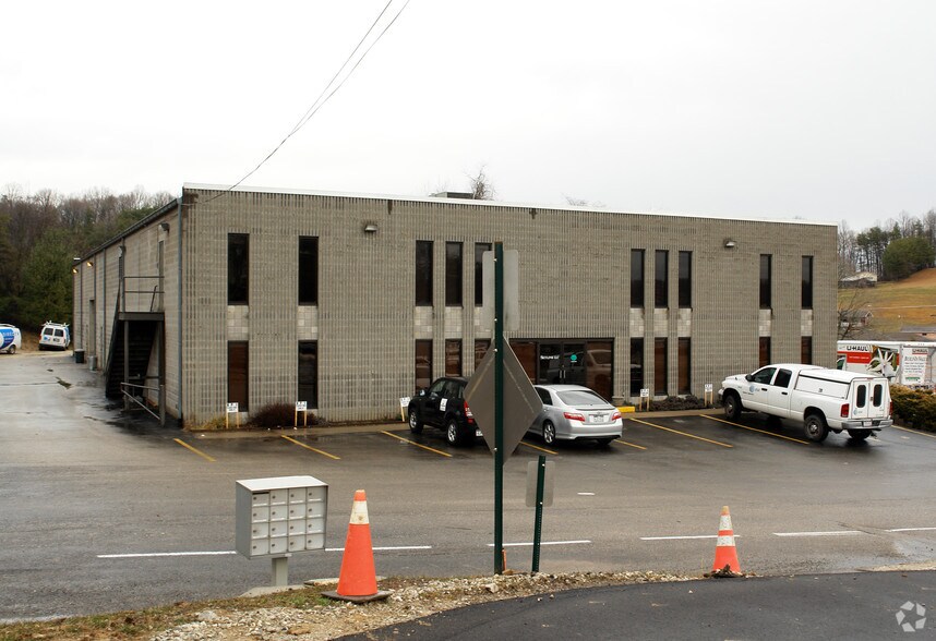 More Photos Of 80 Grace Dr, Hurricane Warehouse For Lease