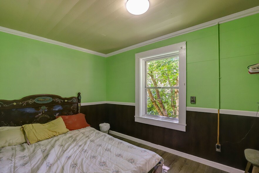 More Photos Of 212 Main St, Sierra City Hotel For Sale