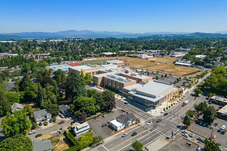 More Photos Of 1005 N Main Ave, Gresham Office For Sale
