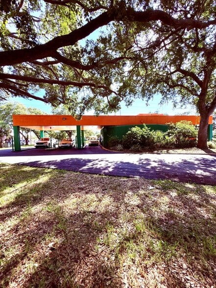 More Photos Of 130 S Entrada Ave, Port Saint Lucie Storefront Retail Office For Sale