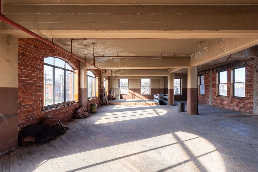 More Photos Of 333 N 6th St, Kansas City Warehouse For Sale