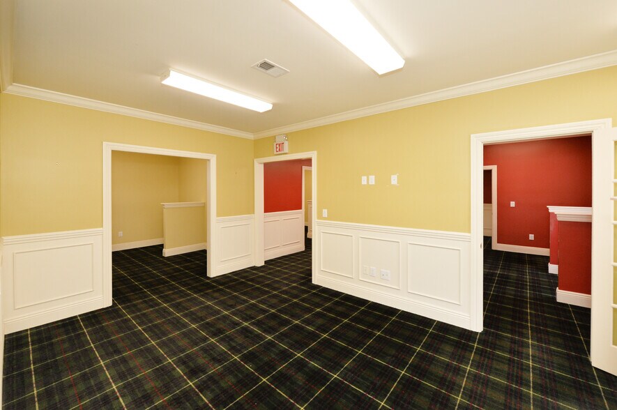 More Photos Of 45-47 E Main St, Ramsey Office Residential For Lease