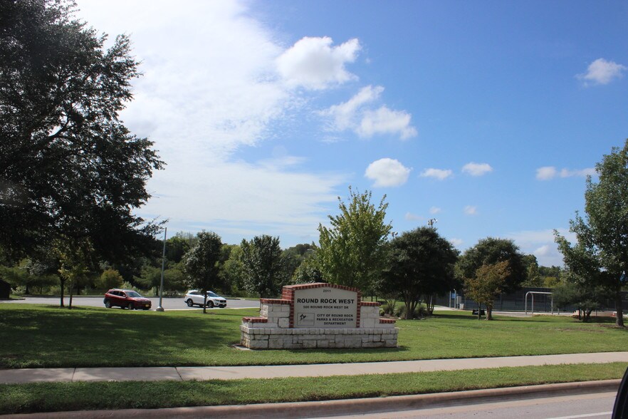 More Photos Of 600 Round Rock West, Round Rock Office For Lease