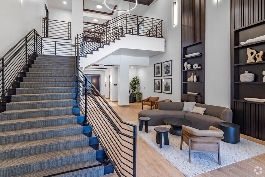 More Photos Of 2488 Historic Decatur Rd, San Diego Office For Lease