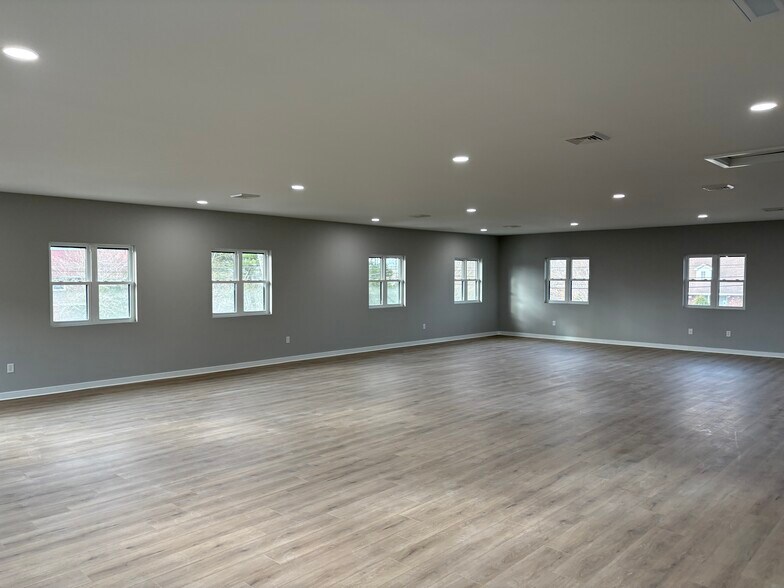 More Photos Of 408 Bethel Rd, Somers Point Office For Sale