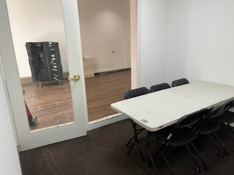 More Photos Of 261 Broadway, New York Apartments For Sale