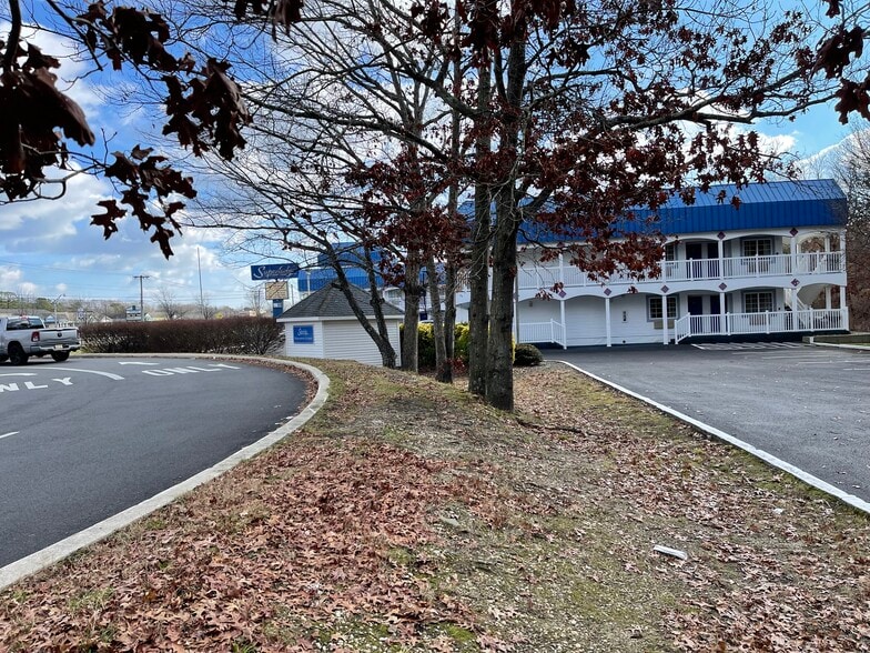 More Photos Of 633 White Horse Pike, Absecon Hotel For Sale