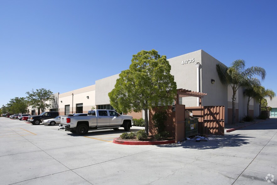 More Photos Of 41735 Elm St, Murrieta Warehouse For Lease