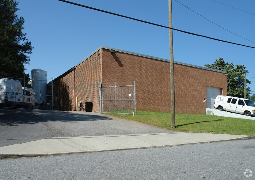 More Photos Of 3605 Presidential Pky, Doraville Warehouse For Lease