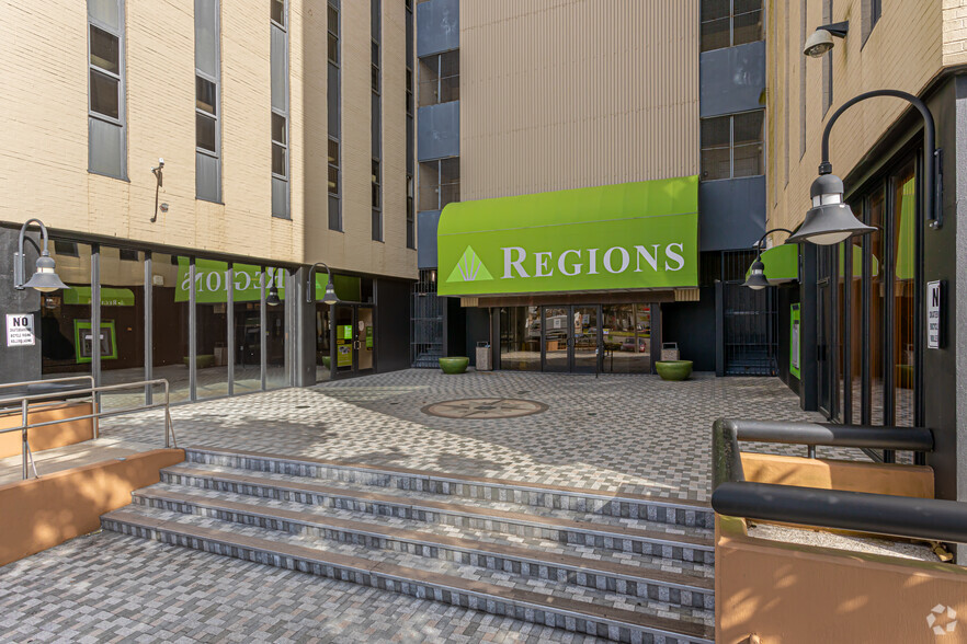 More Photos Of 3525 N Causeway Blvd, Metairie Office For Sale