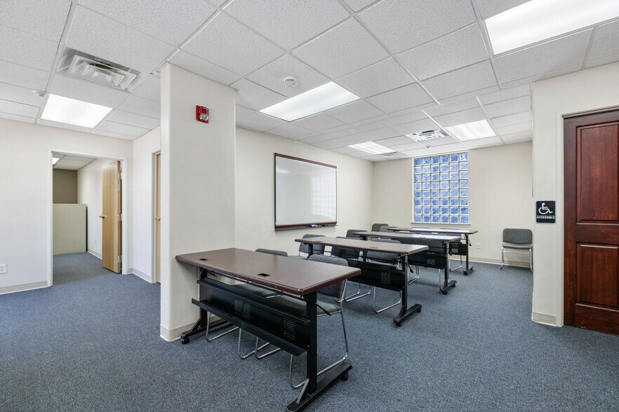 More Photos Of 221 N Marina St, Prescott Office For Lease