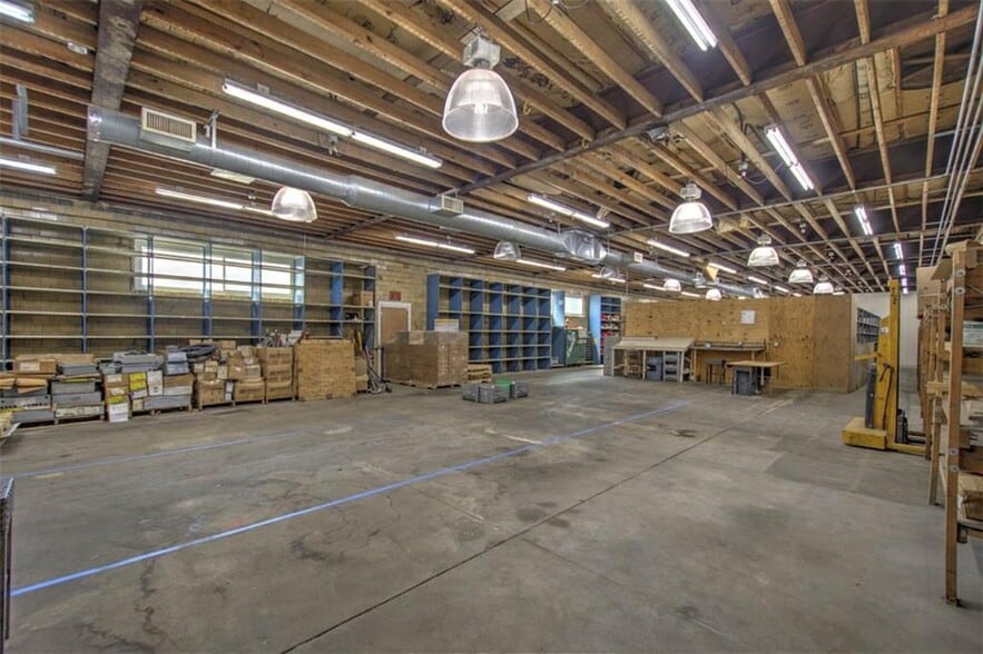 More Photos Of 1050 N Main St, Decatur Office For Sale