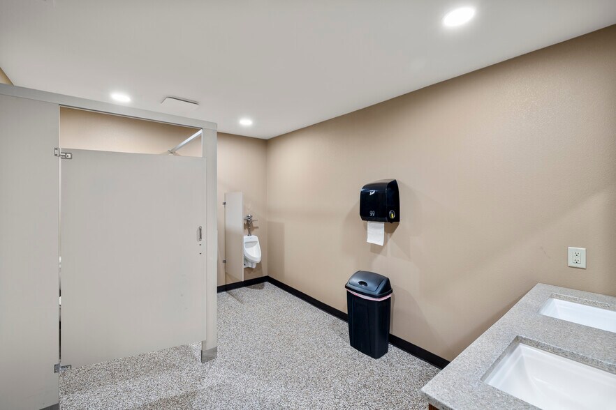 More Photos Of 15185 TX-21, Douglass Department Store For Sale