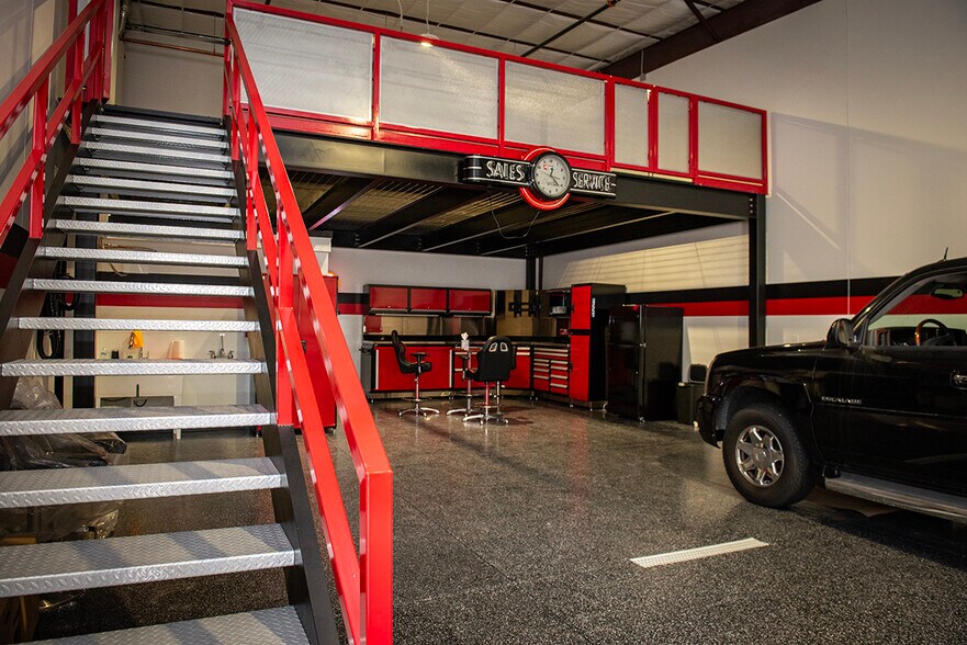 More Photos Of 2007 S Saturn Way, Boise Industrial For Sale