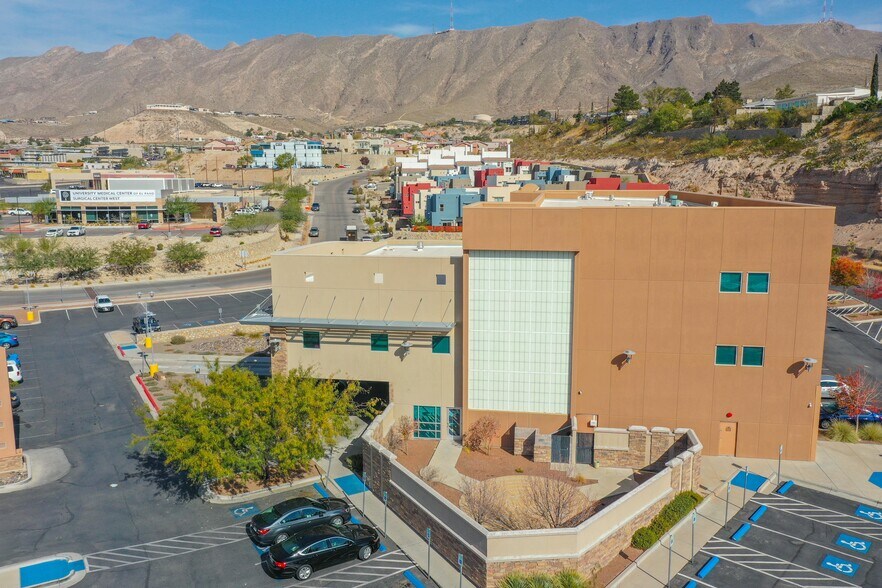 More Photos Of 4532 N Mesa St, El Paso Medical For Lease