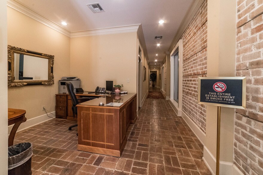 More Photos Of 1414 25th Ave, Gulfport Medical For Lease