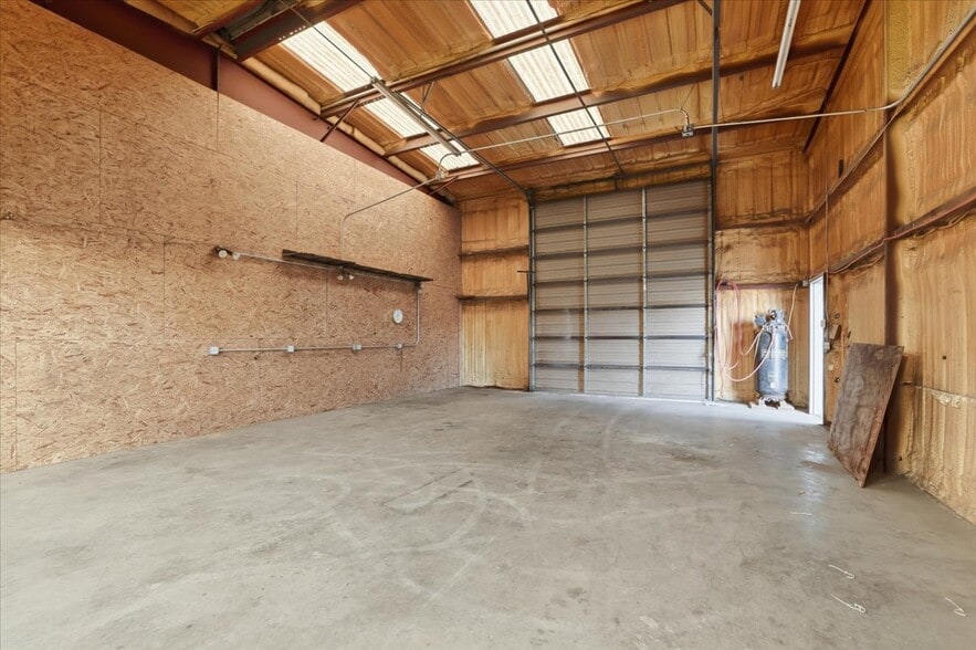 More Photos Of 505 Ez St, Prescott Warehouse For Sale