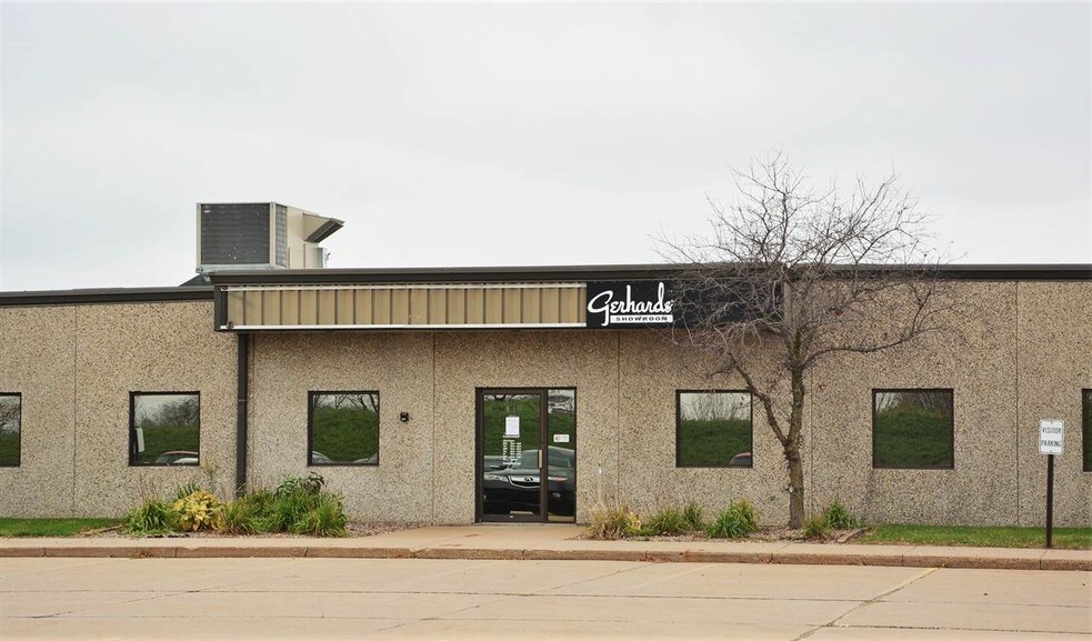 More Photos Of 4949 Chavenelle Rd, Dubuque Industrial For Sale