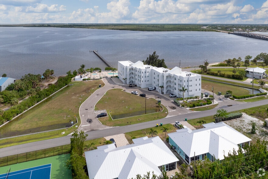 More Photos Of 14550 River Beach Dr, Port Charlotte Apartments For Sale