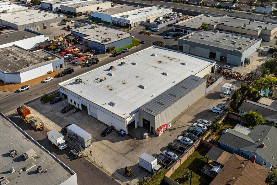More Photos Of 15881 Chemical Ln, Huntington Beach Warehouse For Sale