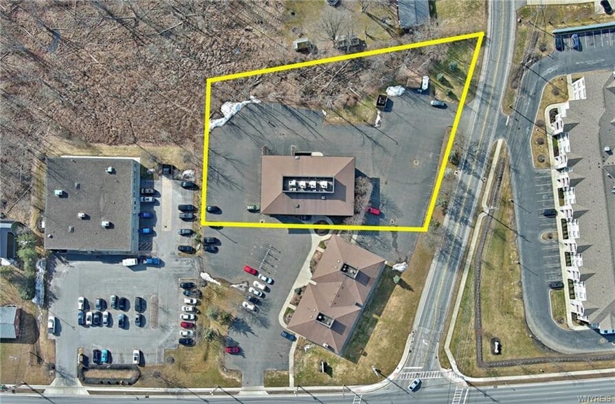 More Photos Of 1829 Maple Rd, Williamsville Medical For Lease