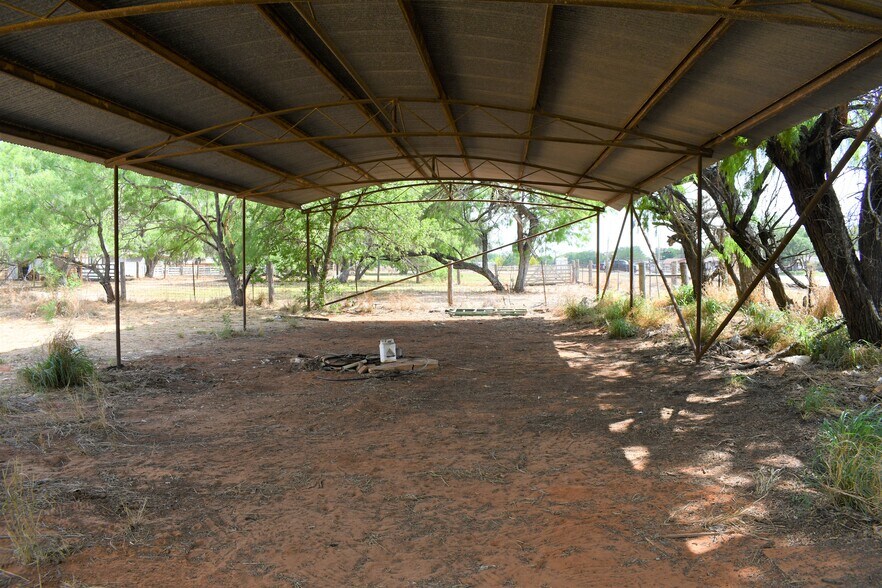 More Photos Of 1737 Hwy 81, Pearsall Warehouse For Sale